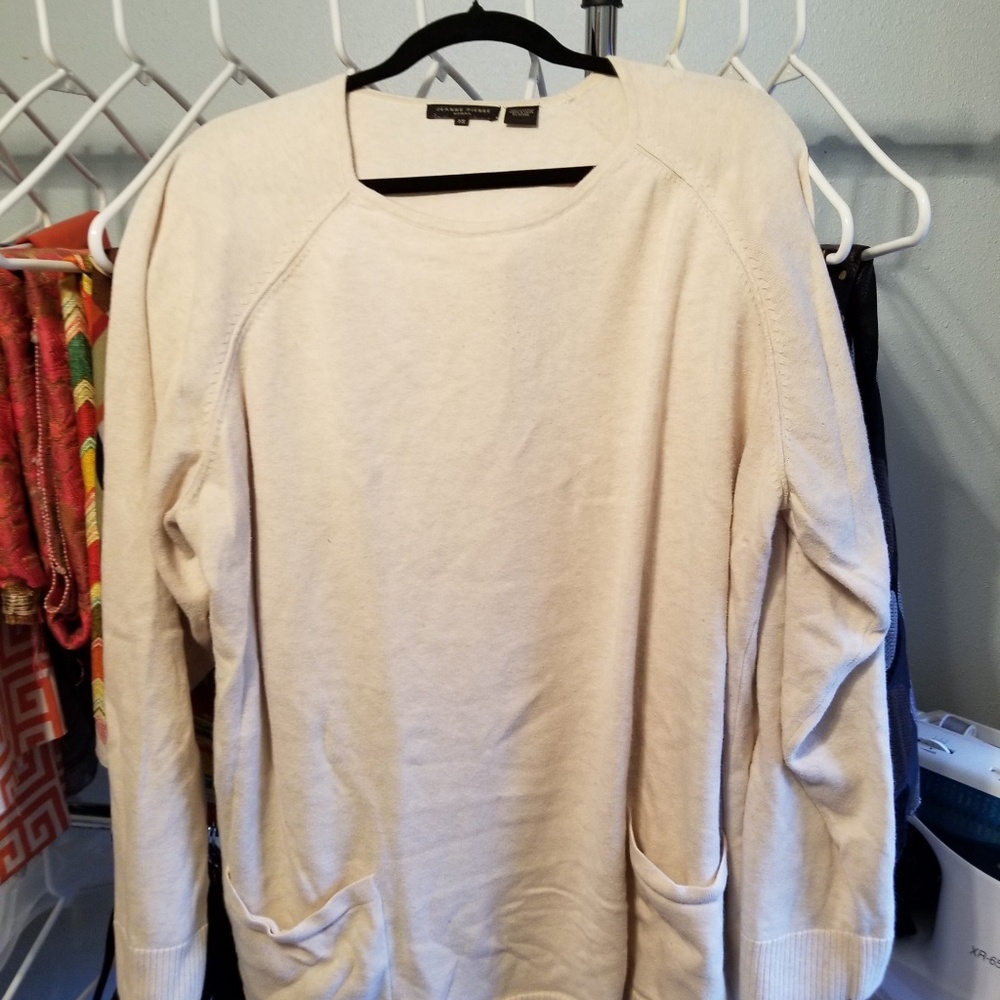 Light weight sweater